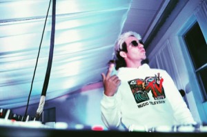 Megalos, DJ